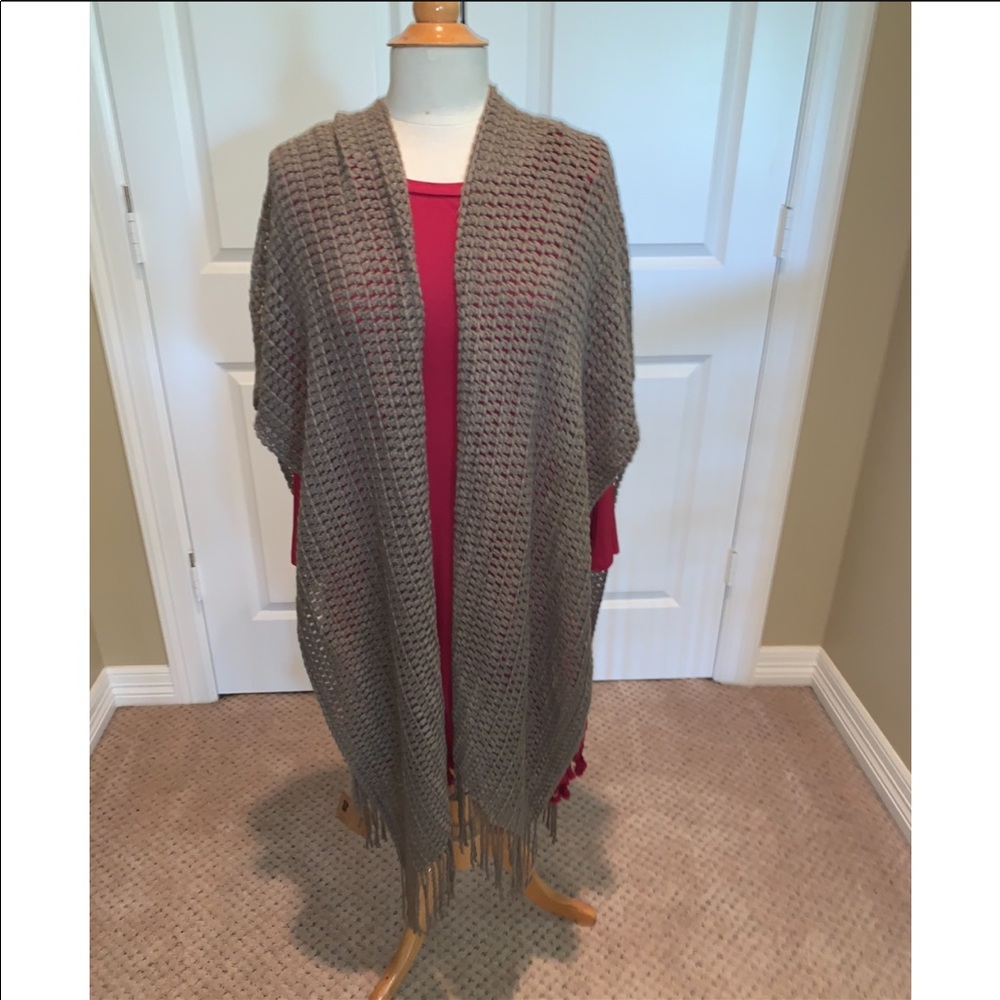 🆕 Long Poncho